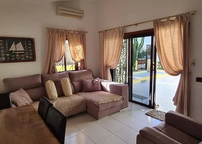 Caleta House Dom wakacyjny *